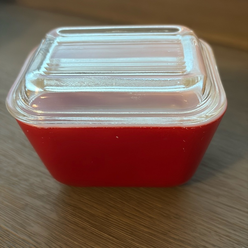 Pyrex Red Small Glass Refrigerator Storage Container w/ Lid MADE IN U.S.A.